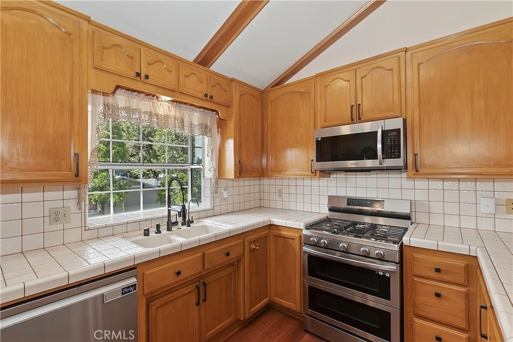 Crestline, California, 92325, United States, 3 Bedrooms Bedrooms, ,3 BathroomsBathrooms,Residential,Forsale,1953294