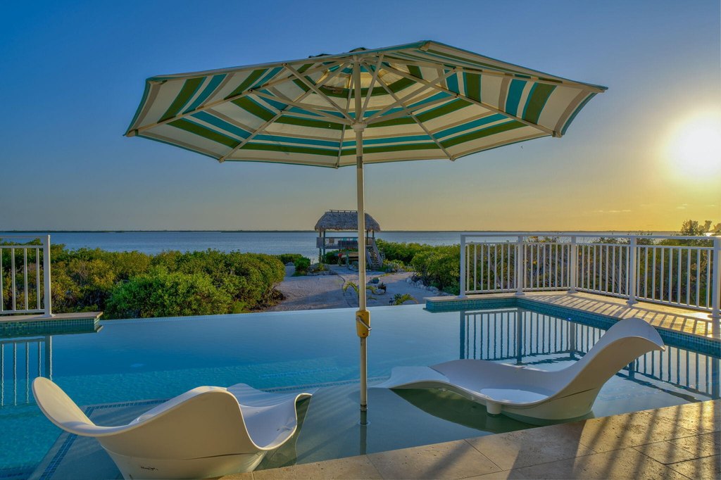 Big Torch, Florida, 33042, United States, 4 Bedrooms Bedrooms, ,4 BathroomsBathrooms,Residential,Forsale,1968284