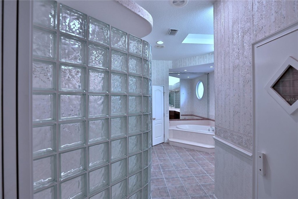 OCALA, Florida, 34480, United States, 3 Bedrooms Bedrooms, ,3 BathroomsBathrooms,Residential,Forsale,1944502