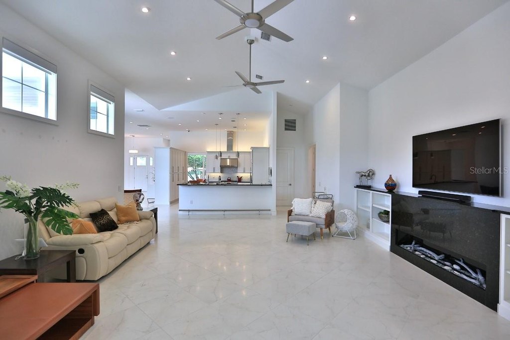 OCALA, Florida, 34480, United States, 4 Bedrooms Bedrooms, ,5 BathroomsBathrooms,Residential,Forsale,1944474