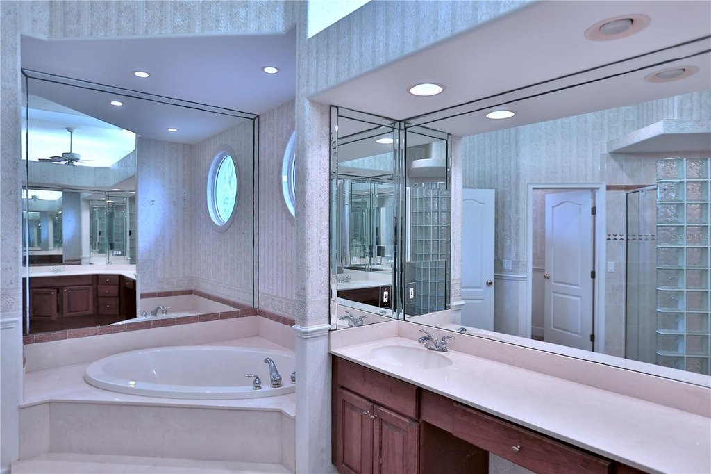 OCALA, Florida, 34480, United States, 3 Bedrooms Bedrooms, ,3 BathroomsBathrooms,Residential,Forsale,1944502
