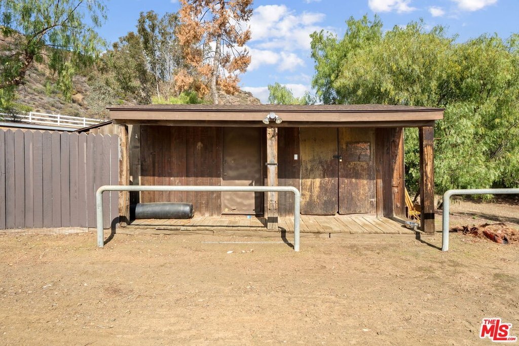 Calabasas, California, 91302, United States, 4 Bedrooms Bedrooms, ,2.5 BathroomsBathrooms,Residential,Forsale,1904924