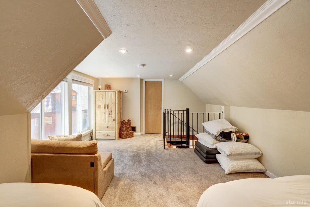 South Lake Tahoe, California, 96150, United States, 2 Bedrooms Bedrooms, ,2 BathroomsBathrooms,Residential,Forsale,1920146