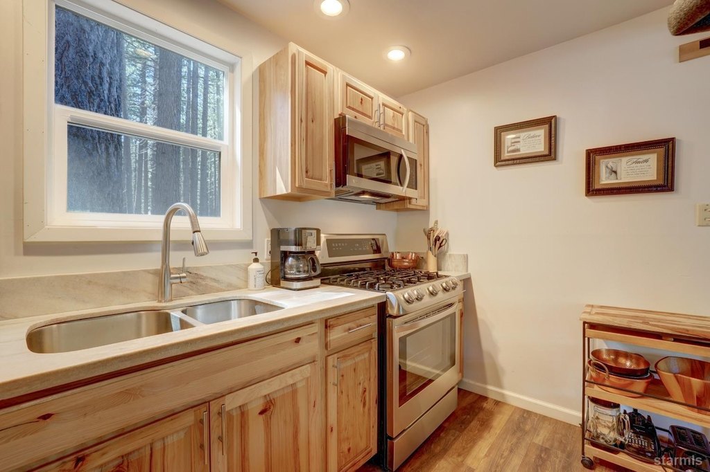 South Lake Tahoe, California, 96150, United States, 2 Bedrooms Bedrooms, ,2 BathroomsBathrooms,Residential,Forsale,1920146