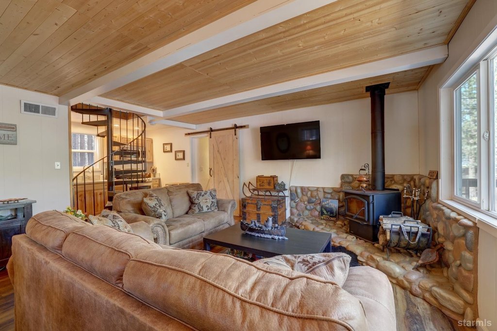 South Lake Tahoe, California, 96150, United States, 2 Bedrooms Bedrooms, ,2 BathroomsBathrooms,Residential,Forsale,1920146