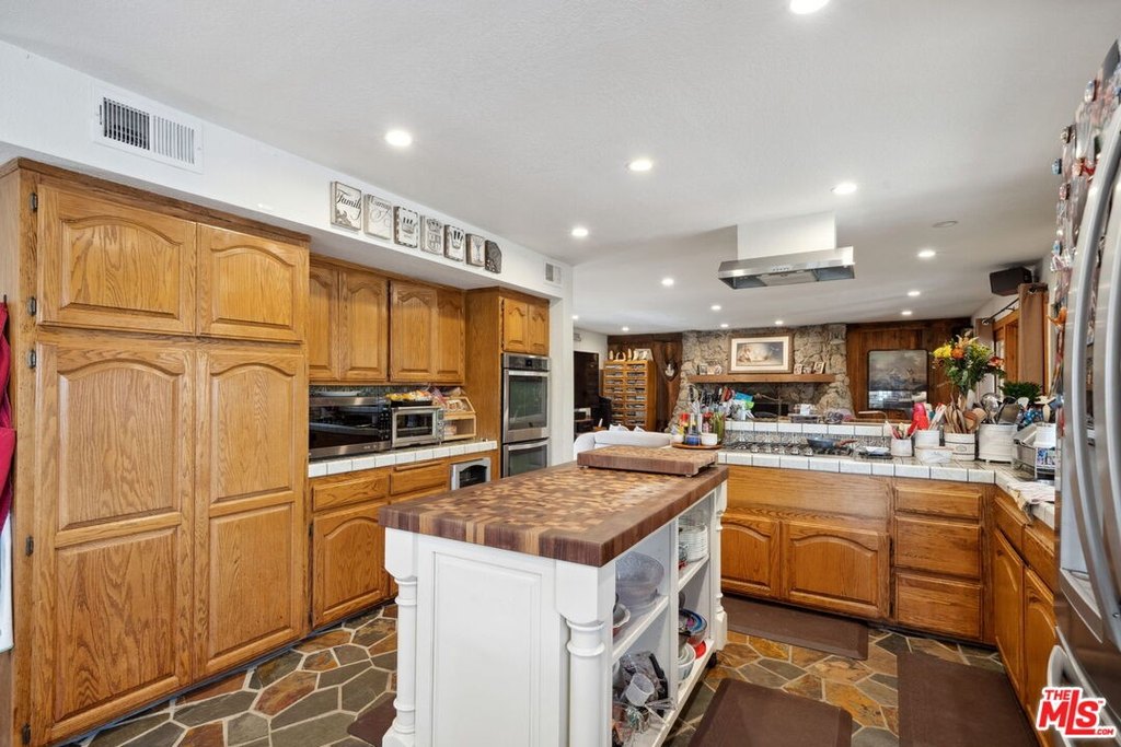 Calabasas, California, 91302, United States, 4 Bedrooms Bedrooms, ,2.5 BathroomsBathrooms,Residential,Forsale,1904924