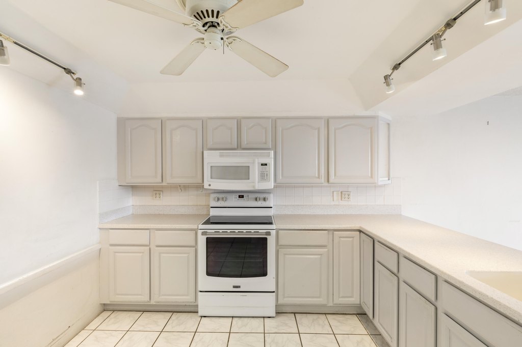 Key West, Florida, 33040, United States, 2 Bedrooms Bedrooms, ,2 BathroomsBathrooms,Residential,Forsale,1944404