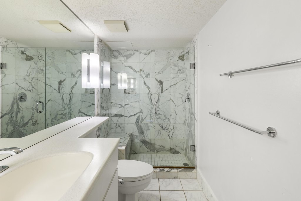 Key West, Florida, 33040, United States, 2 Bedrooms Bedrooms, ,2 BathroomsBathrooms,Residential,Forsale,1944404