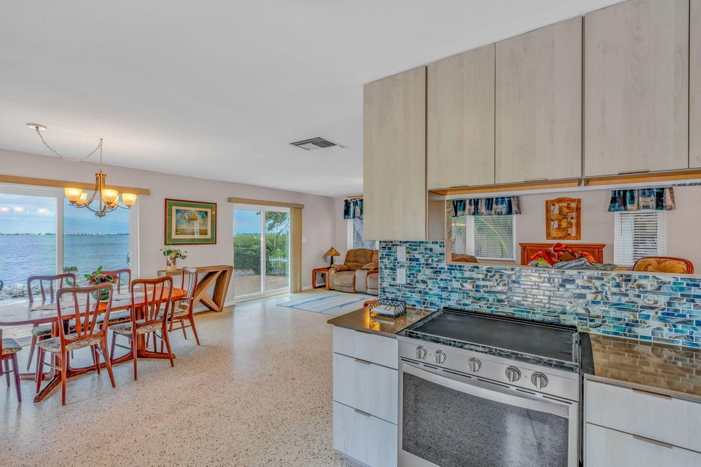 Cudjoe Key, Florida, 33042, United States, 2 Bedrooms Bedrooms, ,2 BathroomsBathrooms,Residential,Forsale,1971910