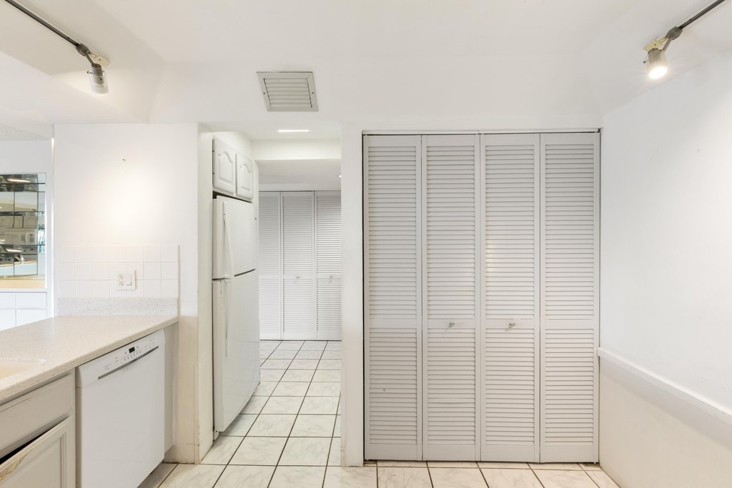 Key West, Florida, 33040, United States, 2 Bedrooms Bedrooms, ,2 BathroomsBathrooms,Residential,Forsale,1944404