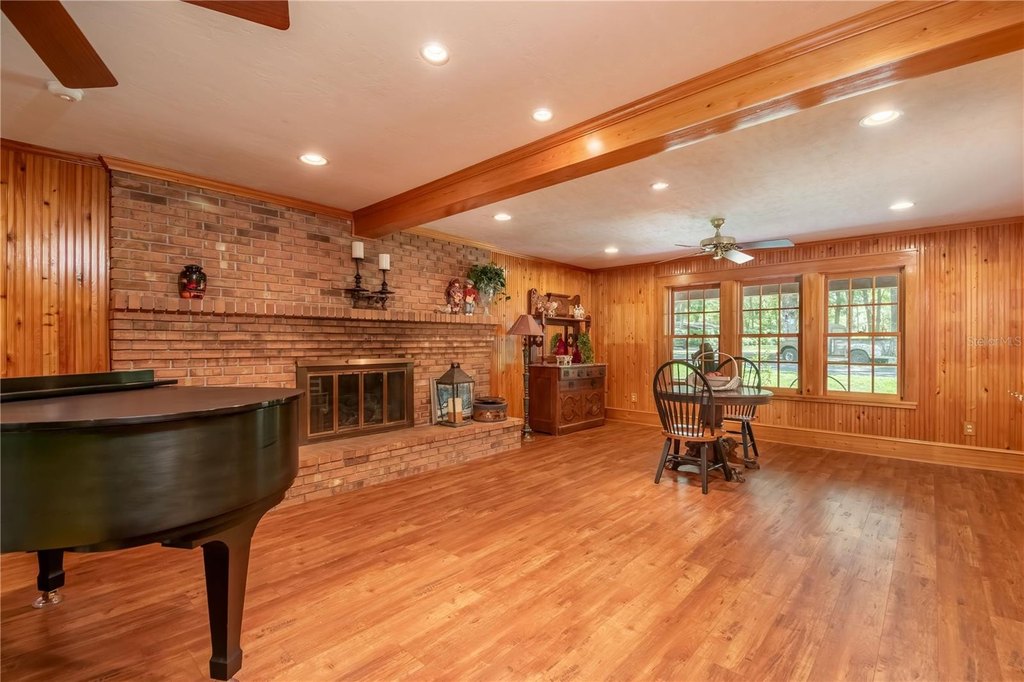 HAWTHORNE, Florida, 32640, United States, 5 Bedrooms Bedrooms, ,4 BathroomsBathrooms,Residential,Forsale,2009450