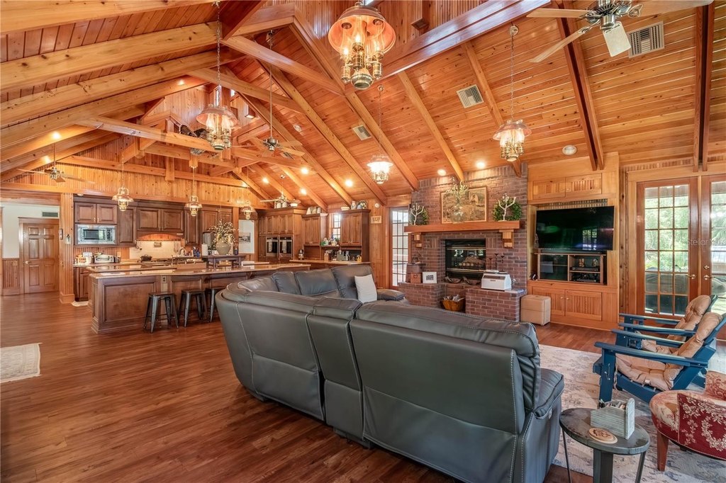 HAWTHORNE, Florida, 32640, United States, 5 Bedrooms Bedrooms, ,4 BathroomsBathrooms,Residential,Forsale,2009450