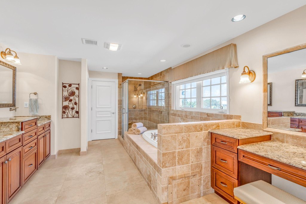 Key Colony, Florida, 33051, United States, 3 Bedrooms Bedrooms, ,3.5 BathroomsBathrooms,Residential,Forsale,1944361