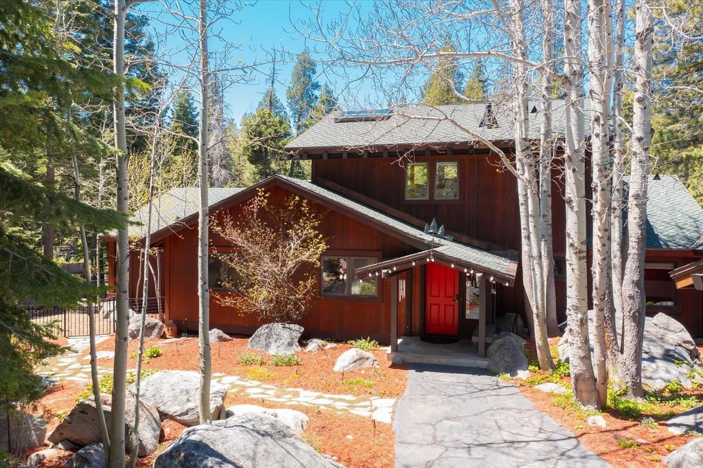 Olympic Valley, California, 96145, United States, 4 Bedrooms Bedrooms, ,3.5 BathroomsBathrooms,Residential,Forsale,1904023