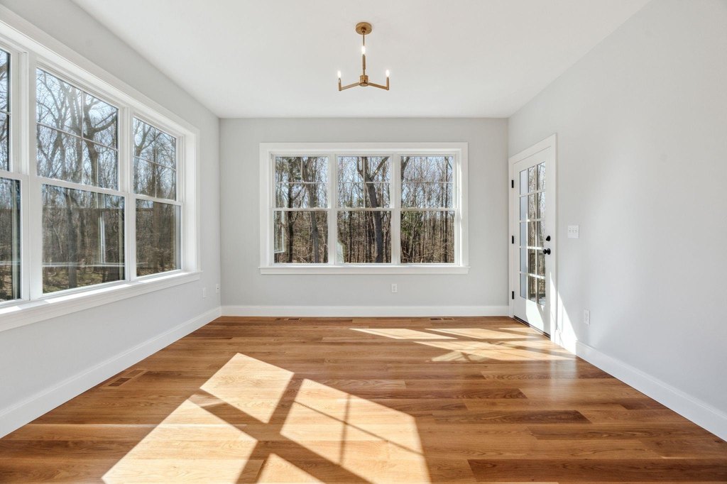 Kittery, Maine, 03905, United States, 4 Bedrooms Bedrooms, ,2.5 BathroomsBathrooms,Residential,Forsale,1933984