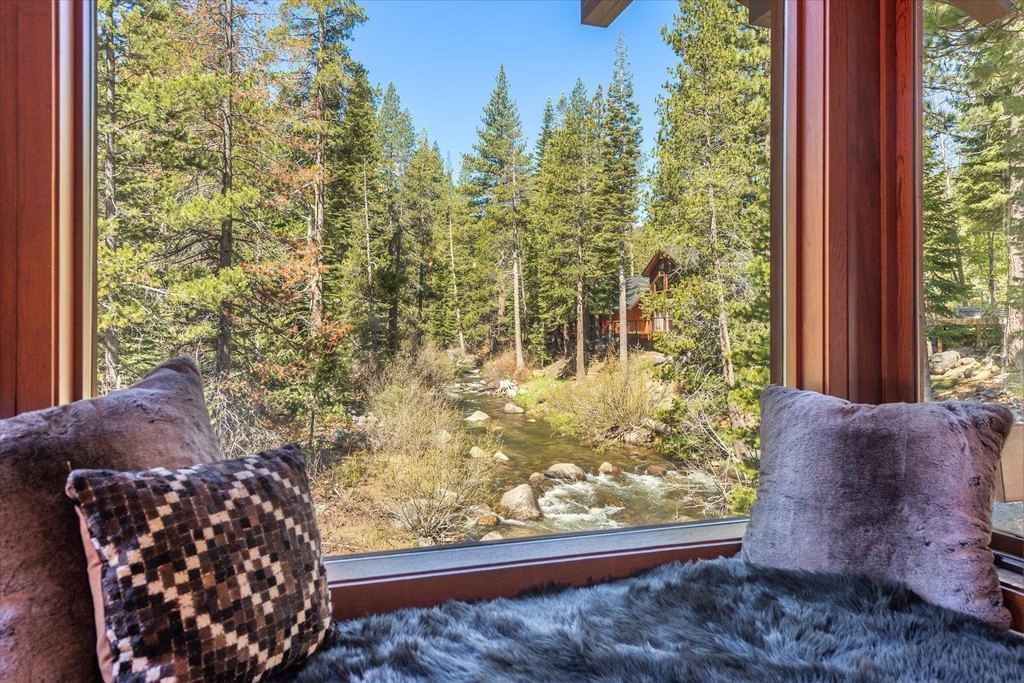 Olympic Valley, California, 96145, United States, 4 Bedrooms Bedrooms, ,3.5 BathroomsBathrooms,Residential,Forsale,1904023