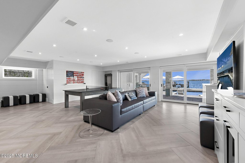 Mantoloking, New Jersey, 08738, United States, 7 Bedrooms Bedrooms, ,6.5 BathroomsBathrooms,Residential,Forsale,1884508