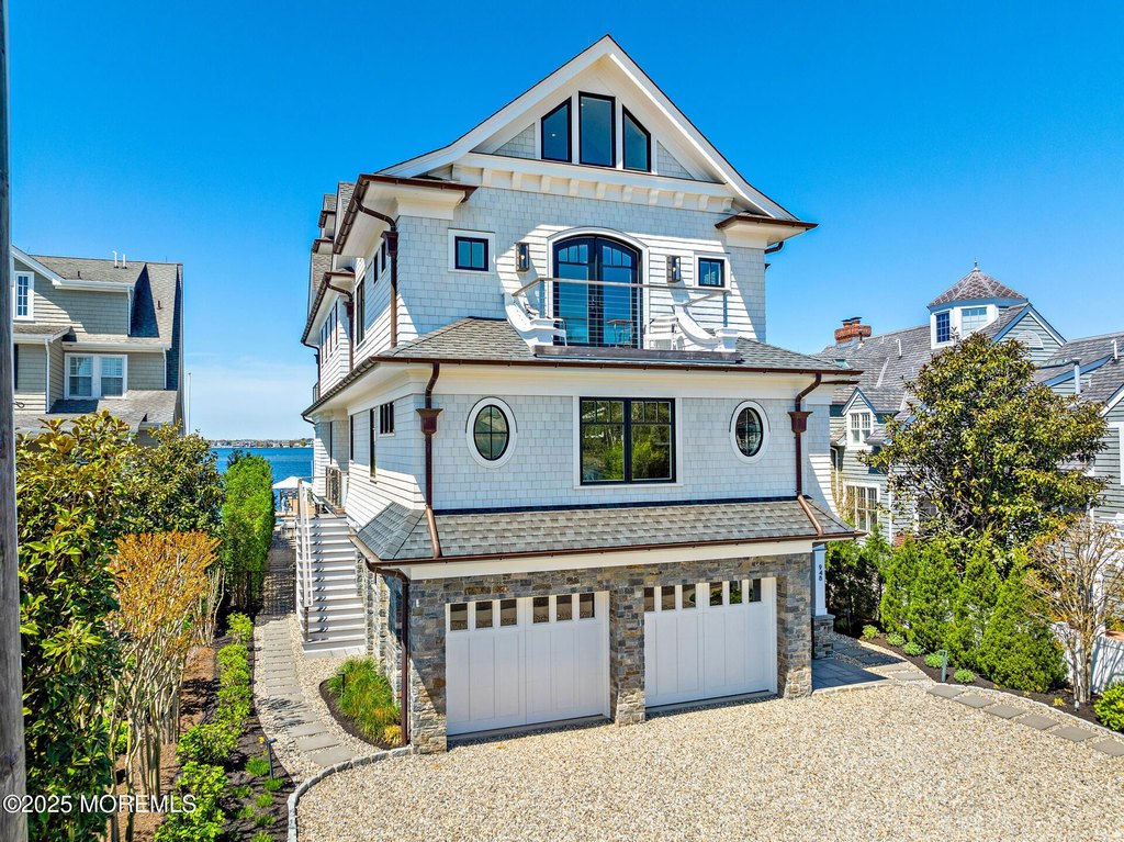 Mantoloking, New Jersey, 08738, United States, 7 Bedrooms Bedrooms, ,6.5 BathroomsBathrooms,Residential,Forsale,1884508