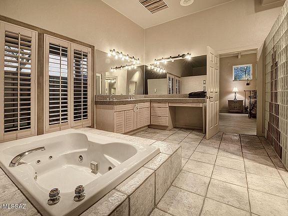 Tucson, Arizona, 85750, United States, 5 Bedrooms Bedrooms, ,5 BathroomsBathrooms,Residential,Forsale,2004014
