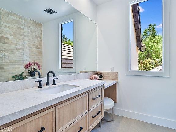 Agoura Hills, California, 91301, United States, 6 Bedrooms Bedrooms, ,5 BathroomsBathrooms,Residential,Forsale,1941402