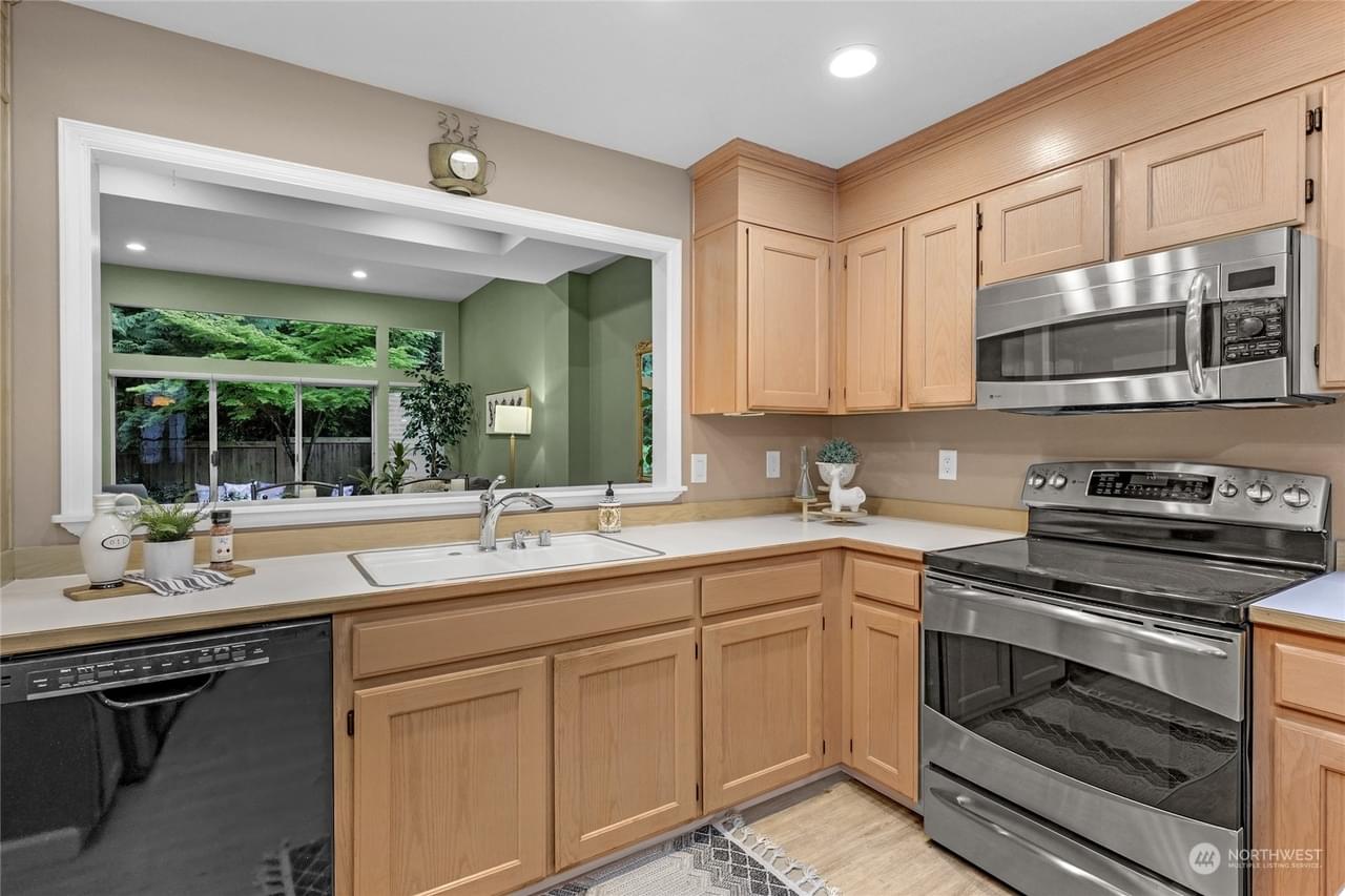 Mill Creek, Washington, 98012, United States, 2 Bedrooms Bedrooms, ,2 BathroomsBathrooms,Residential,Forsale,1904624