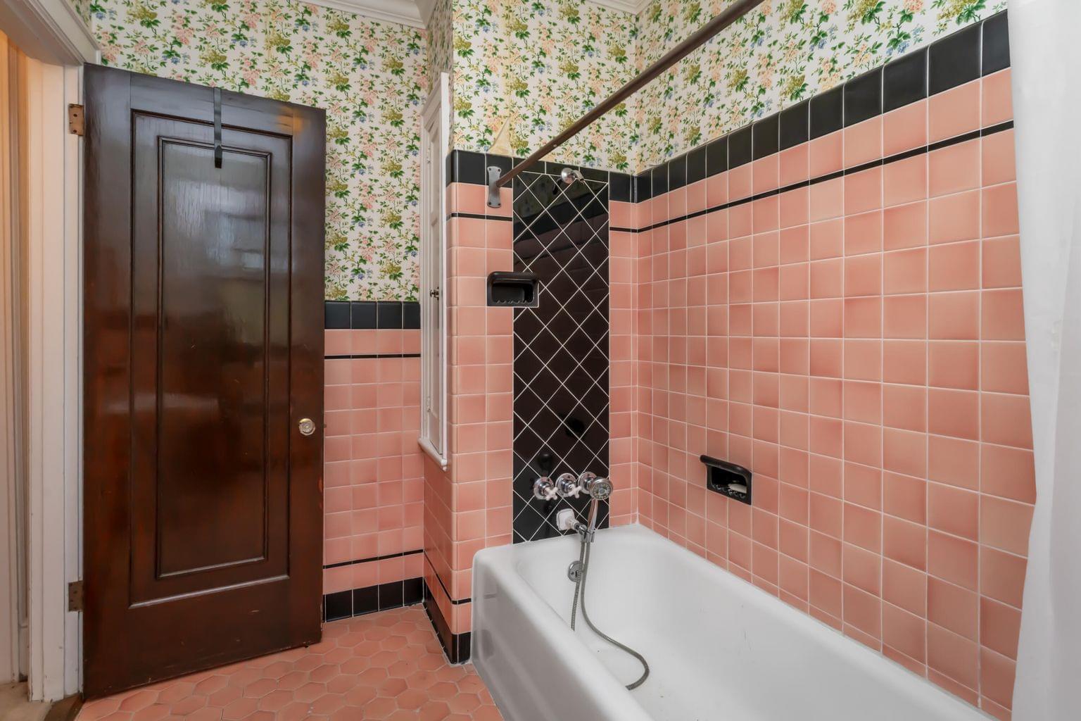 Chattanooga, Tennessee, 37415, United States, 2 Bedrooms Bedrooms, ,1 BathroomBathrooms,Residential,Forsale,1922204