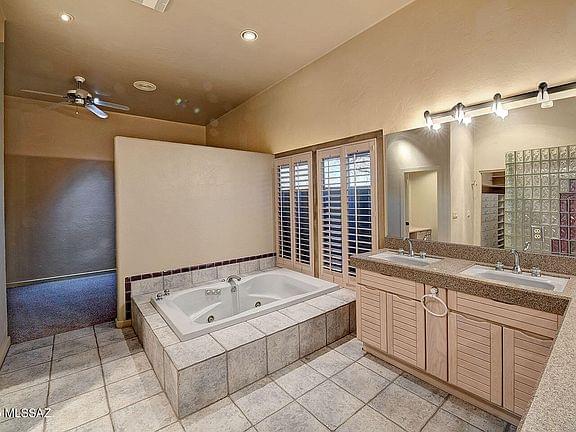 Tucson, Arizona, 85750, United States, 5 Bedrooms Bedrooms, ,5 BathroomsBathrooms,Residential,Forsale,2004014