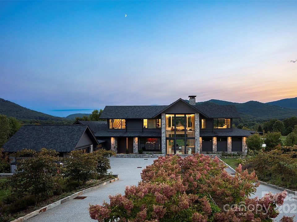 Arden, North Carolina, 28704, United States, 7 Bedrooms Bedrooms, ,8.5 BathroomsBathrooms,Residential,Forsale,1946455
