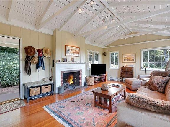 Carpinteria, California, 93013, United States, 2 Bedrooms Bedrooms, ,2 BathroomsBathrooms,Residential,Forsale,1934853