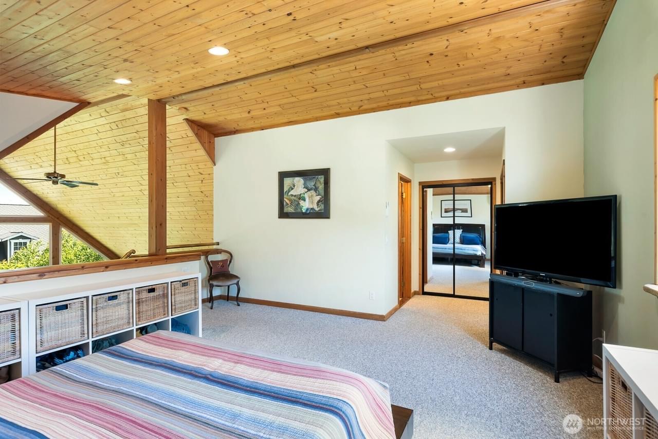 Anacortes, Washington, 98221, United States, 5 Bedrooms Bedrooms, ,3 BathroomsBathrooms,Residential,Forsale,1884748