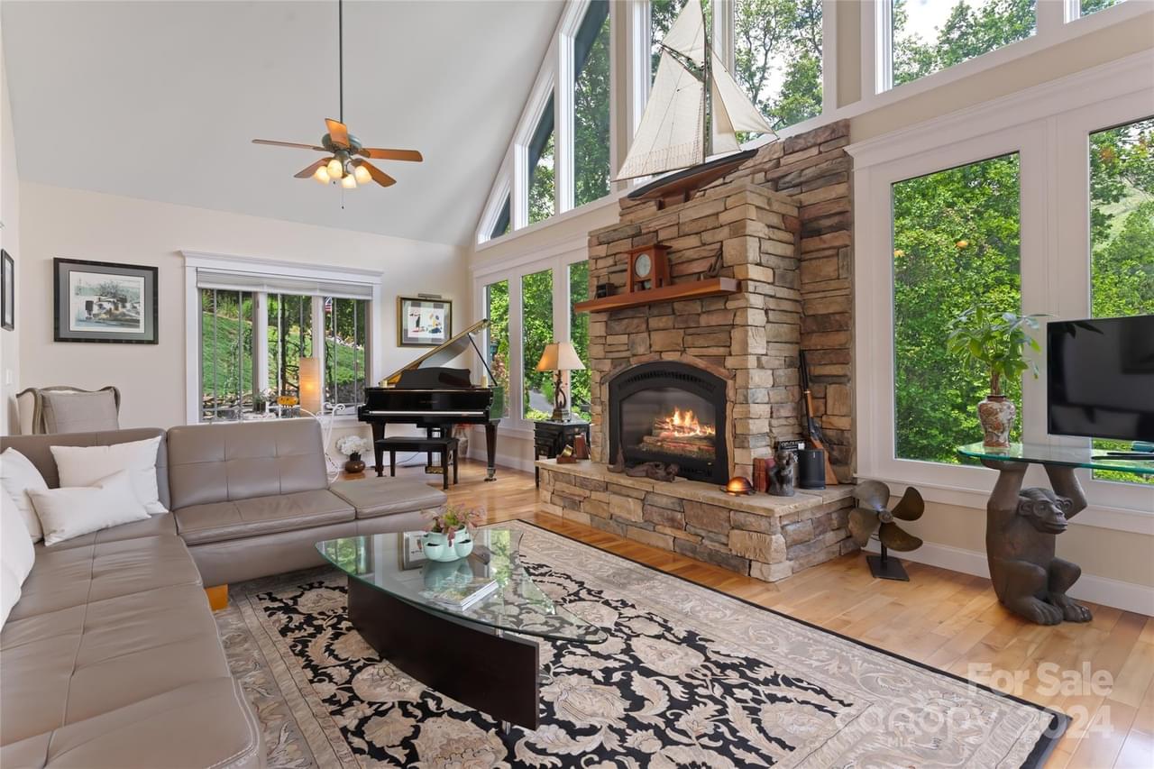 Black Mountain, North Carolina, 28711, United States, 3 Bedrooms Bedrooms, ,3.5 BathroomsBathrooms,Residential,Forsale,1904911