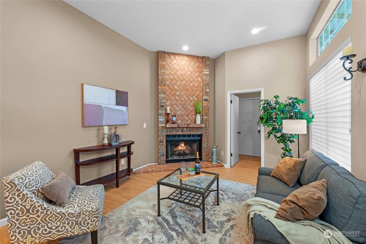 Mill Creek, Washington, 98012, United States, 2 Bedrooms Bedrooms, ,2 BathroomsBathrooms,Residential,Forsale,1904624