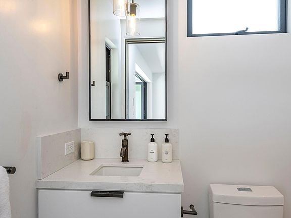 Santa Barbara, California, 93109, United States, 4 Bedrooms Bedrooms, ,4 BathroomsBathrooms,Residential,Forsale,2000232