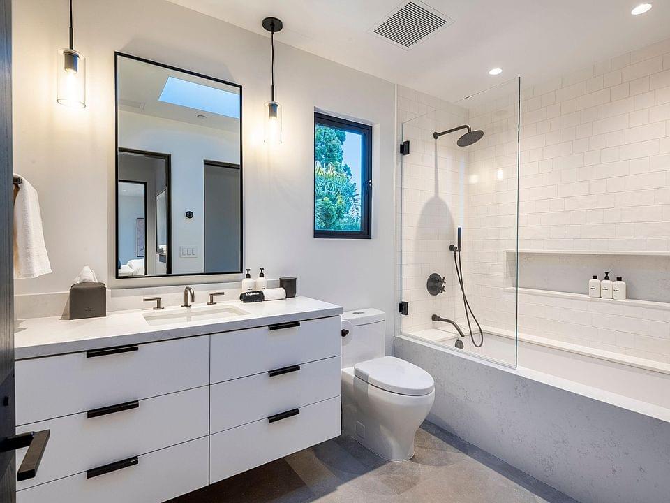 Santa Barbara, California, 93109, United States, 4 Bedrooms Bedrooms, ,4 BathroomsBathrooms,Residential,Forsale,2000232