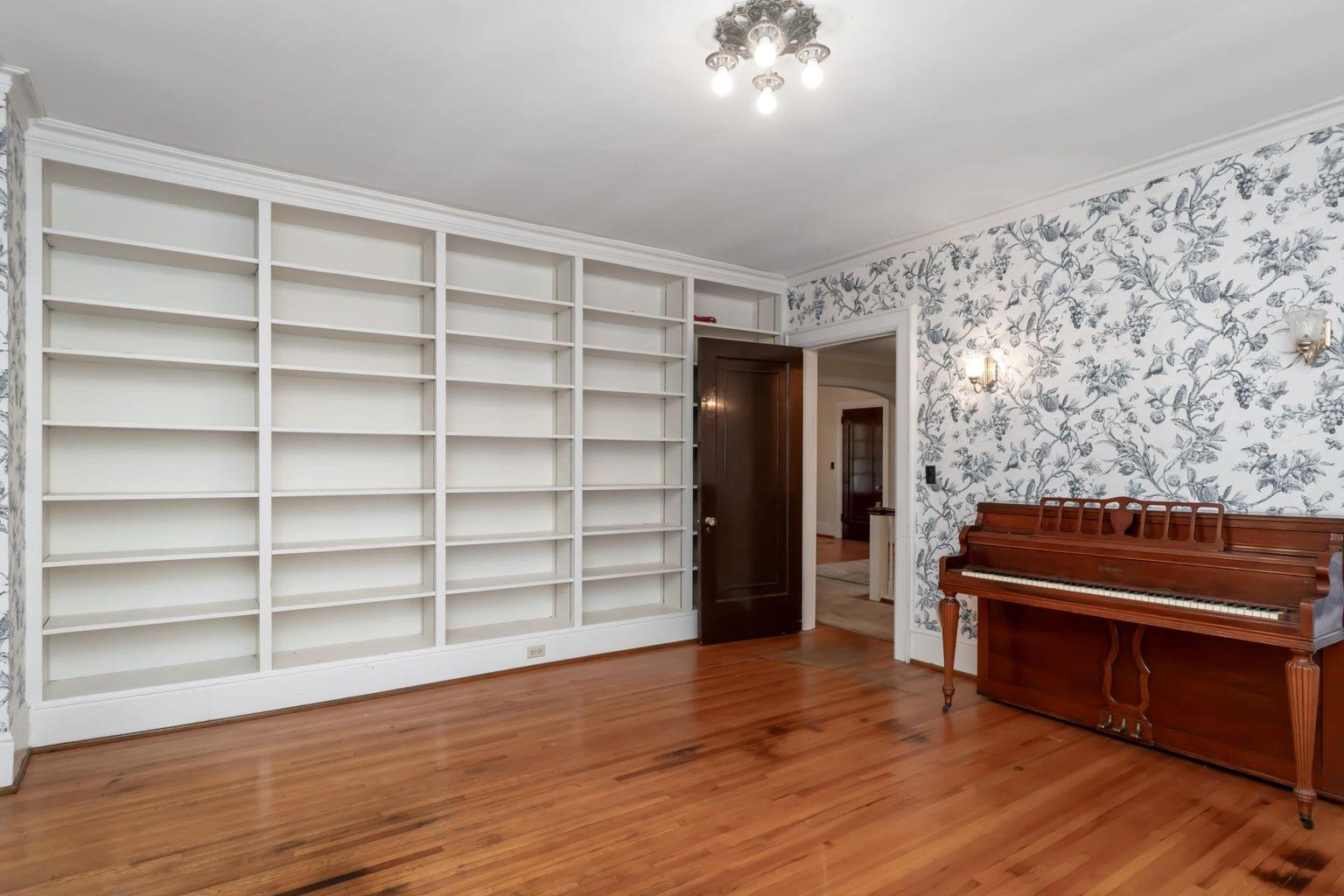 Chattanooga, Tennessee, 37415, United States, 2 Bedrooms Bedrooms, ,1 BathroomBathrooms,Residential,Forsale,1922204
