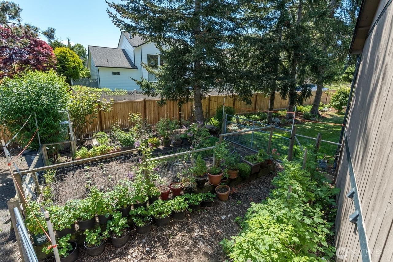 Anacortes, Washington, 98221, United States, 5 Bedrooms Bedrooms, ,3 BathroomsBathrooms,Residential,Forsale,1884748