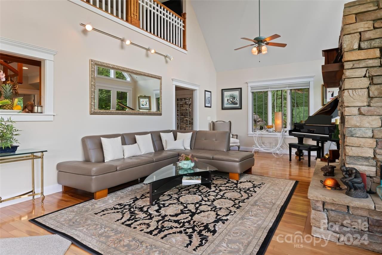 Black Mountain, North Carolina, 28711, United States, 3 Bedrooms Bedrooms, ,3.5 BathroomsBathrooms,Residential,Forsale,1904911