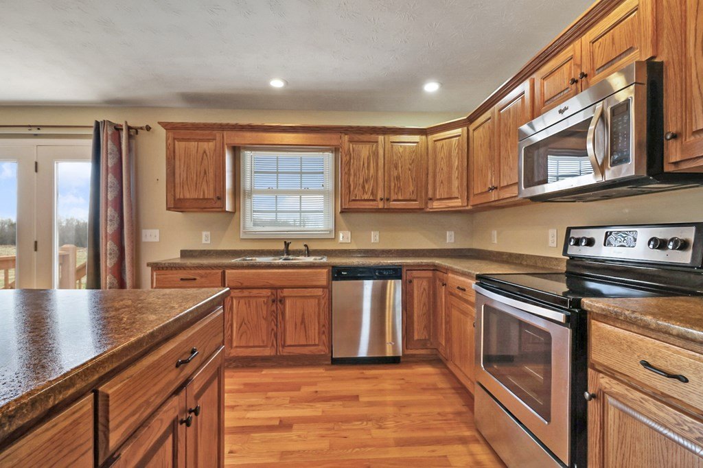 Jamestown, Tennessee, 38556, United States, 2 Bedrooms Bedrooms, ,2 BathroomsBathrooms,Residential,Forsale,1886027