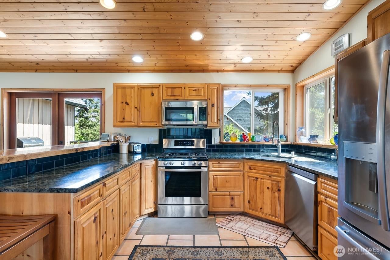 Anacortes, Washington, 98221, United States, 5 Bedrooms Bedrooms, ,3 BathroomsBathrooms,Residential,Forsale,1884748