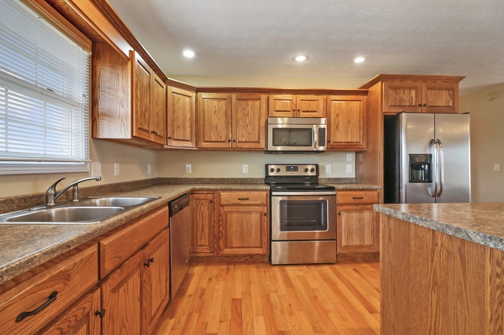 Jamestown, Tennessee, 38556, United States, 2 Bedrooms Bedrooms, ,2 BathroomsBathrooms,Residential,Forsale,1886027