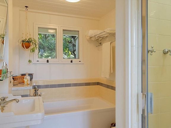 Carpinteria, California, 93013, United States, 2 Bedrooms Bedrooms, ,2 BathroomsBathrooms,Residential,Forsale,1934853