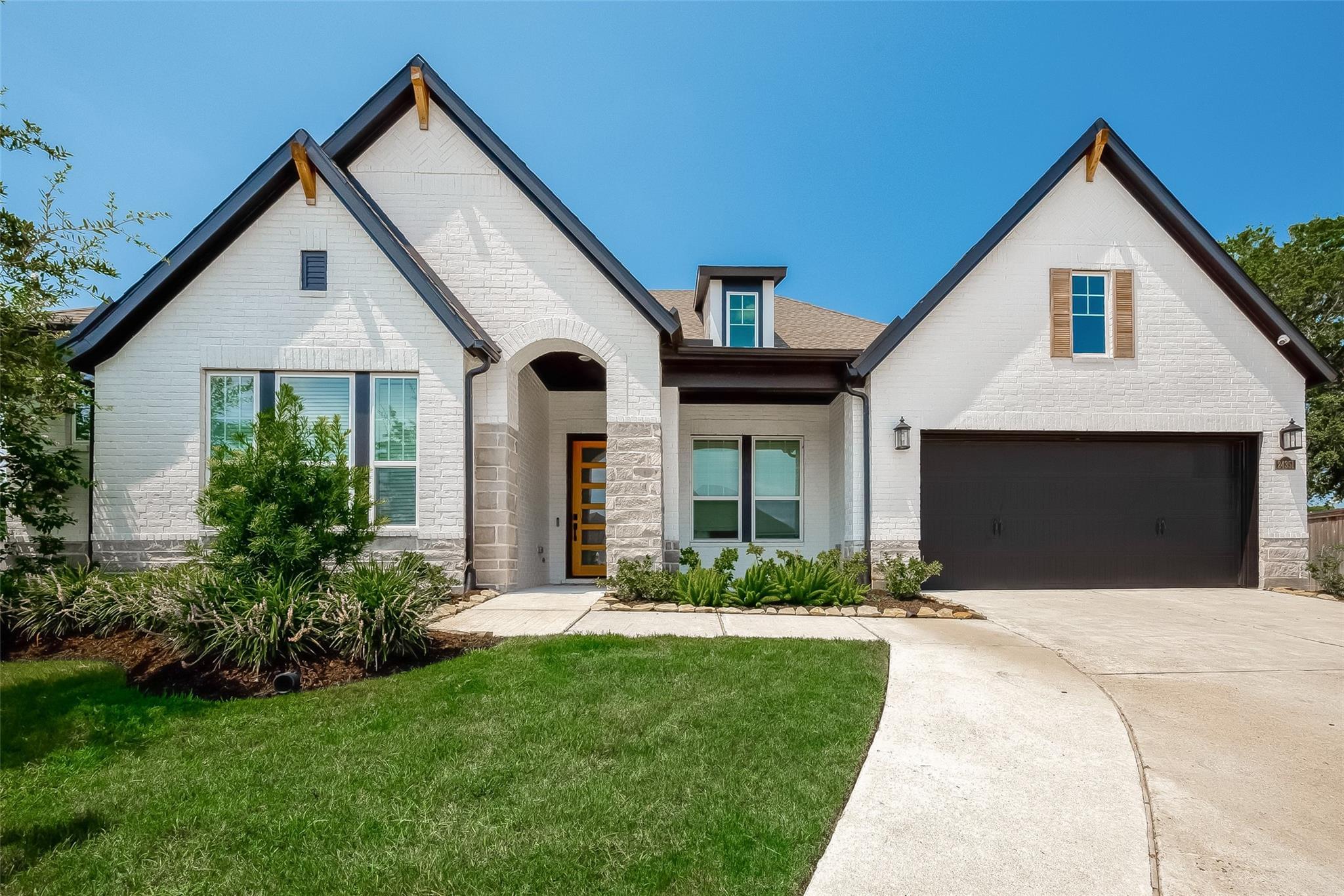 Richmond, Texas, 77469, United States, 4 Bedrooms Bedrooms, ,3.5 BathroomsBathrooms,Residential,Forsale,1953084
