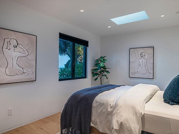 Santa Barbara, California, 93109, United States, 4 Bedrooms Bedrooms, ,4 BathroomsBathrooms,Residential,Forsale,2000232