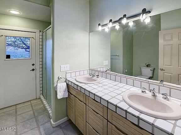 Tucson, Arizona, 85750, United States, 5 Bedrooms Bedrooms, ,5 BathroomsBathrooms,Residential,Forsale,2004014