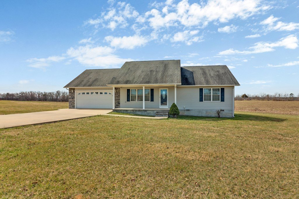 Jamestown, Tennessee, 38556, United States, 2 Bedrooms Bedrooms, ,2 BathroomsBathrooms,Residential,Forsale,1886027