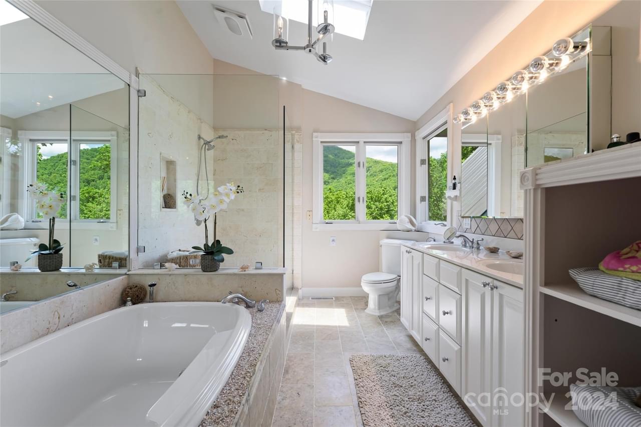 Black Mountain, North Carolina, 28711, United States, 3 Bedrooms Bedrooms, ,3.5 BathroomsBathrooms,Residential,Forsale,1904911