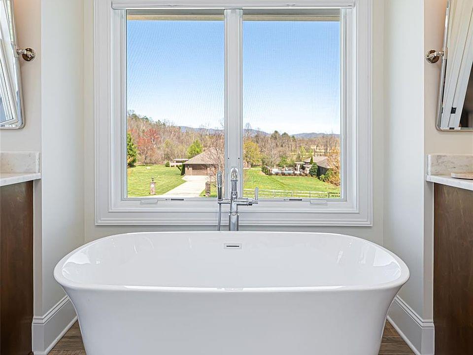 Fletcher, North Carolina, 28732, United States, 4 Bedrooms Bedrooms, ,4.5 BathroomsBathrooms,Residential,Forsale,1904912