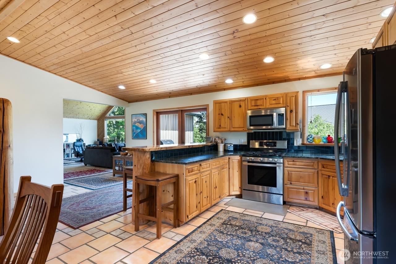 Anacortes, Washington, 98221, United States, 5 Bedrooms Bedrooms, ,3 BathroomsBathrooms,Residential,Forsale,1884748