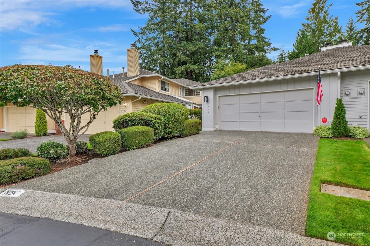 Mill Creek, Washington, 98012, United States, 2 Bedrooms Bedrooms, ,2 BathroomsBathrooms,Residential,Forsale,1904624