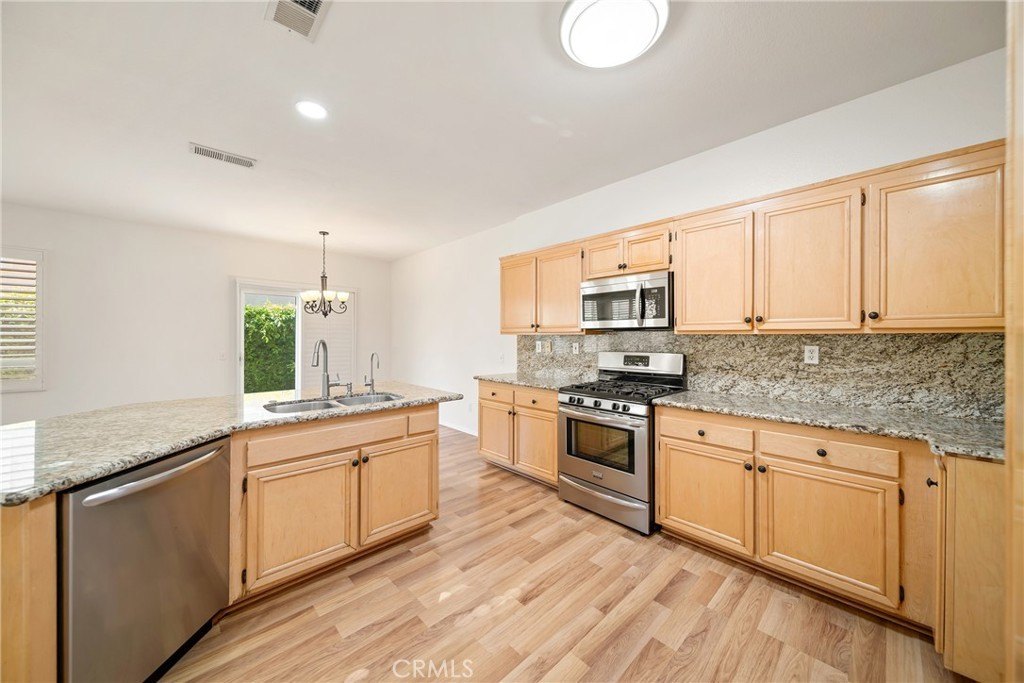 Simi Valley, California, 93065, United States, 3 Bedrooms Bedrooms, ,2.5 BathroomsBathrooms,Residential,Forsale,1941494